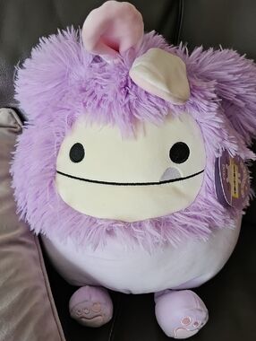 Squishmallows Dilka Lilac and Cream Plush Character New